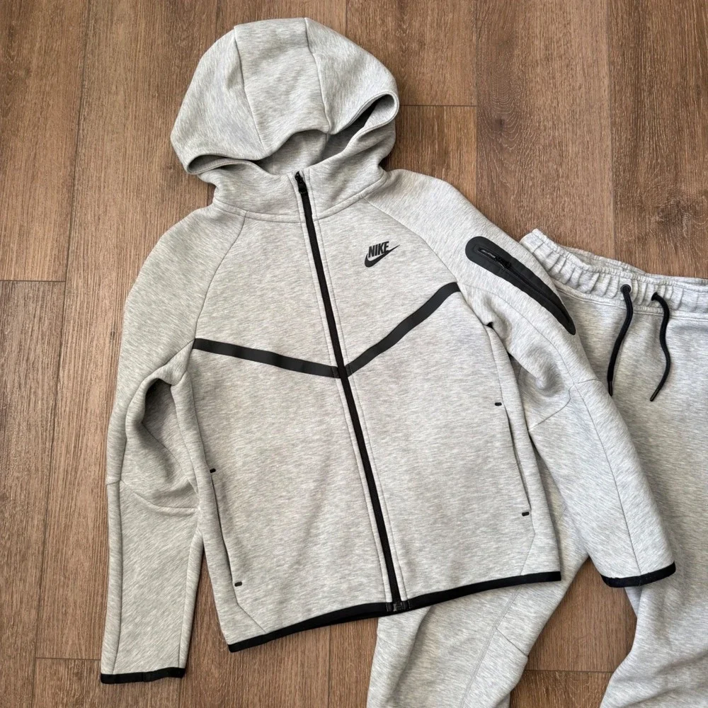 Nike Tech Fleece Tracksuit Boys Large Grey Full Zip Hoodie and Joggers Set
